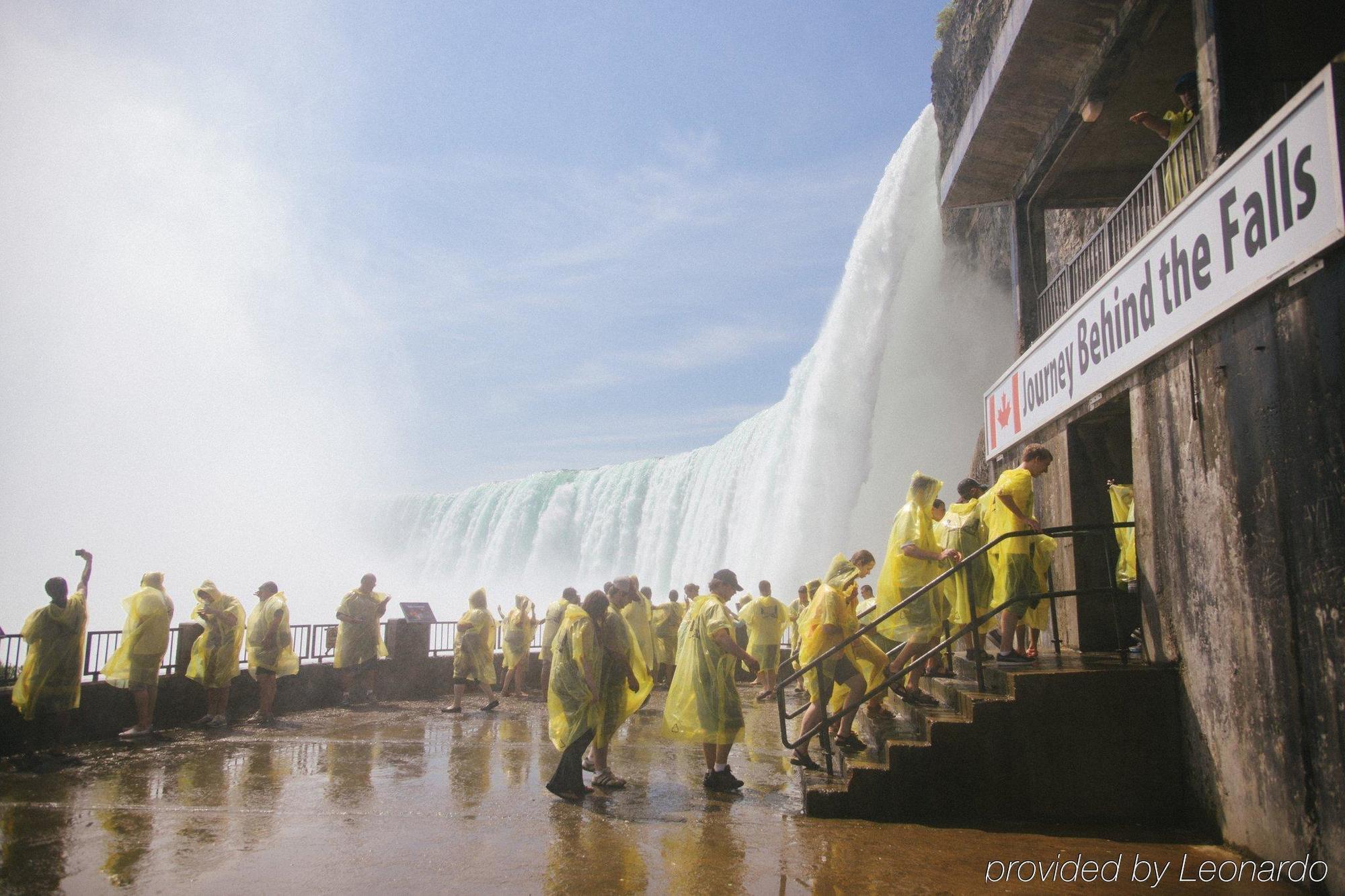Holiday Inn Niagara Falls-By The Falls By Ihg Экстерьер фото
