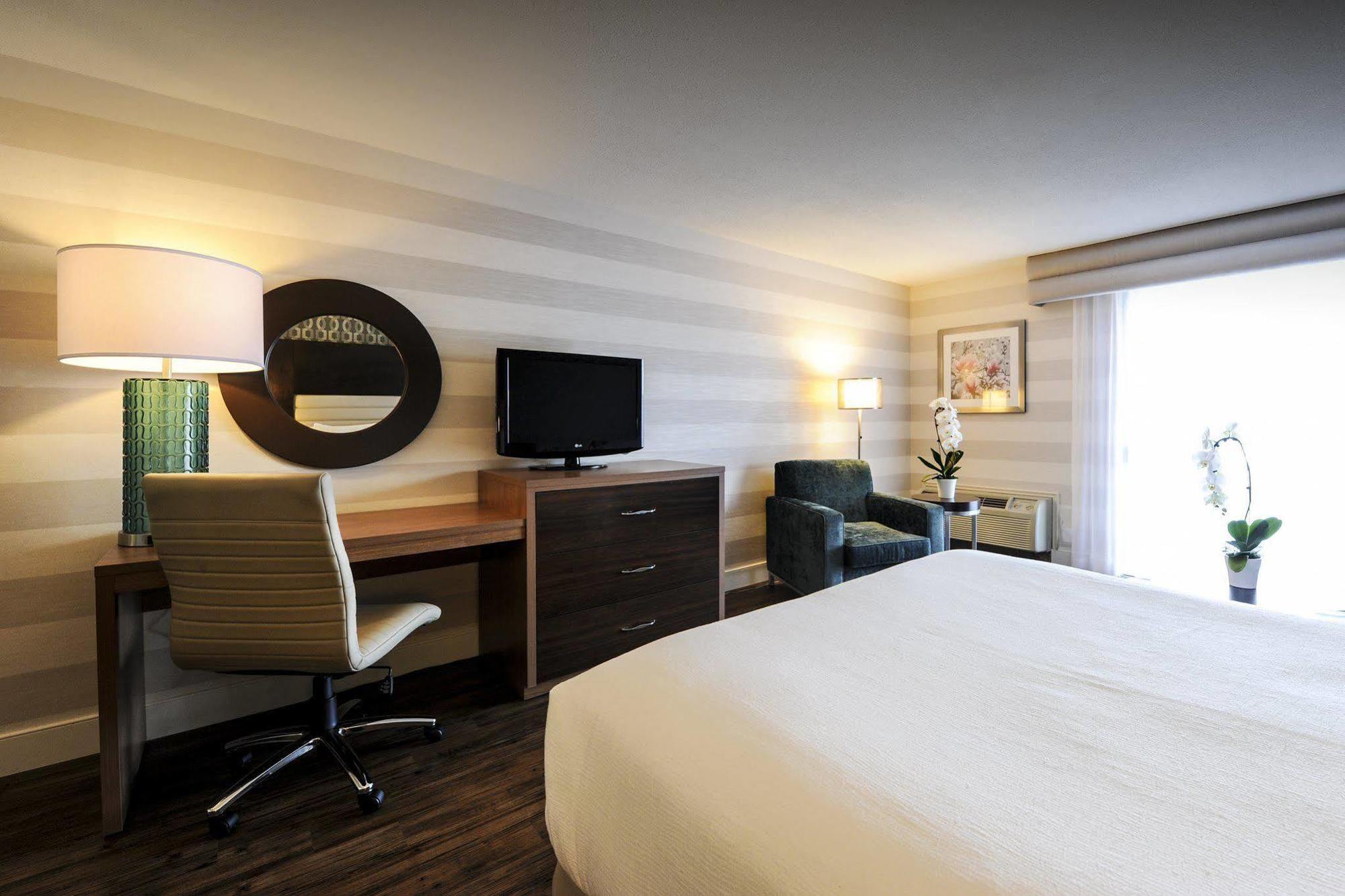 Holiday Inn Niagara Falls-By The Falls By Ihg Экстерьер фото