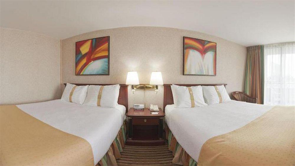 Holiday Inn Niagara Falls-By The Falls By Ihg Экстерьер фото