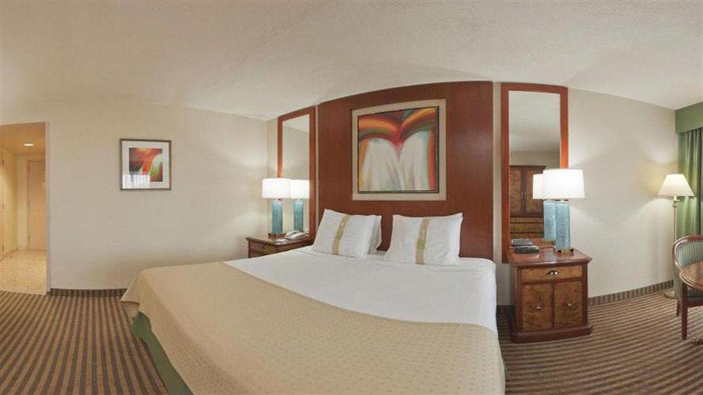 Holiday Inn Niagara Falls-By The Falls By Ihg Экстерьер фото